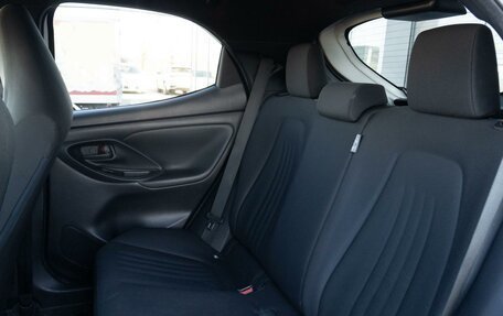 Toyota Yaris, 2021 год, 1 160 000 рублей, 12 фотография