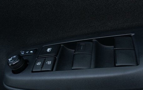 Toyota Yaris, 2021 год, 1 160 000 рублей, 17 фотография