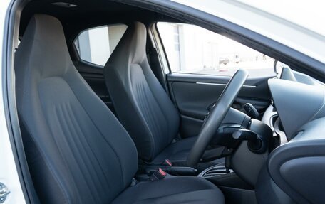 Toyota Yaris, 2021 год, 1 160 000 рублей, 15 фотография