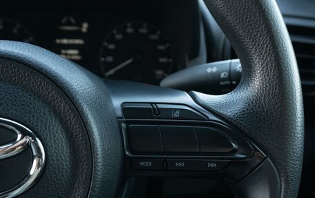 Toyota Yaris, 2021 год, 1 160 000 рублей, 23 фотография