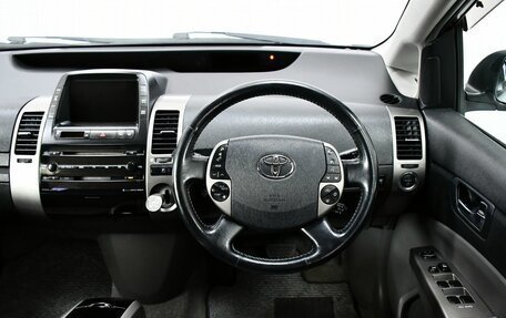 Toyota Prius, 2011 год, 997 000 рублей, 13 фотография