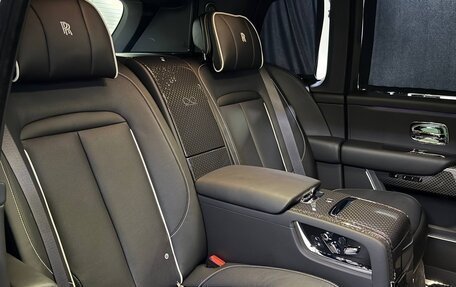 Rolls-Royce Cullinan, 2026 год, 71 900 000 рублей, 32 фотография