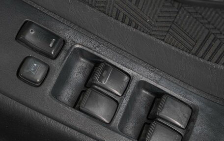 Toyota Kluger I, 2001 год, 959 000 рублей, 19 фотография