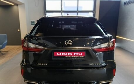 Lexus RX IV рестайлинг, 2019 год, 4 600 000 рублей, 5 фотография