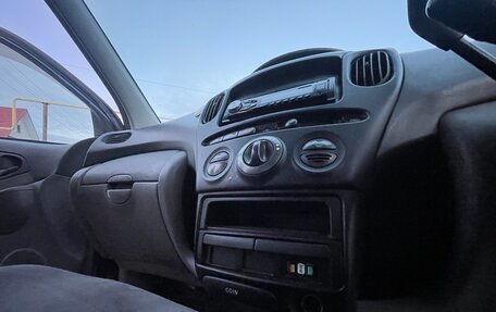 Toyota FunCargo, 2001 год, 270 000 рублей, 23 фотография