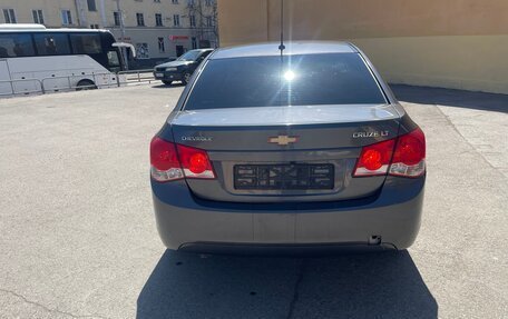 Chevrolet Cruze II, 2010 год, 780 000 рублей, 3 фотография