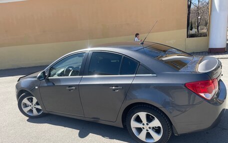 Chevrolet Cruze II, 2010 год, 780 000 рублей, 5 фотография