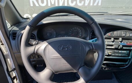 Hyundai H-1 II рестайлинг, 2005 год, 525 000 рублей, 12 фотография