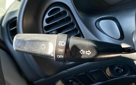 Hyundai H-1 II рестайлинг, 2005 год, 525 000 рублей, 13 фотография