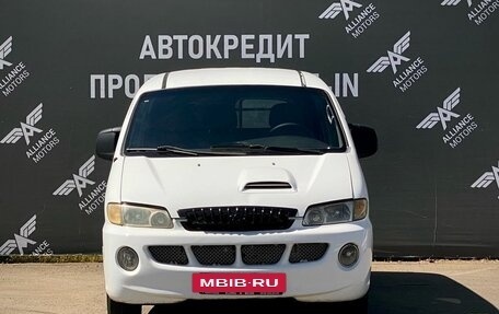 Hyundai H-1 II рестайлинг, 2005 год, 525 000 рублей, 2 фотография
