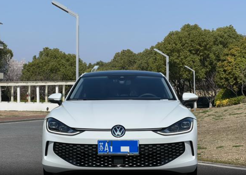 Volkswagen Lavida, 2023 год, 2 380 000 рублей, 2 фотография