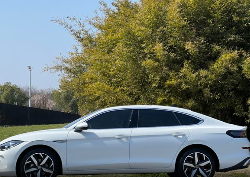 Volkswagen Lavida, 2023 год, 2 380 000 рублей, 4 фотография