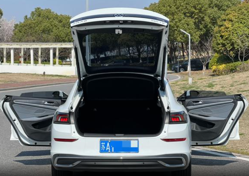 Volkswagen Lavida, 2023 год, 2 380 000 рублей, 7 фотография