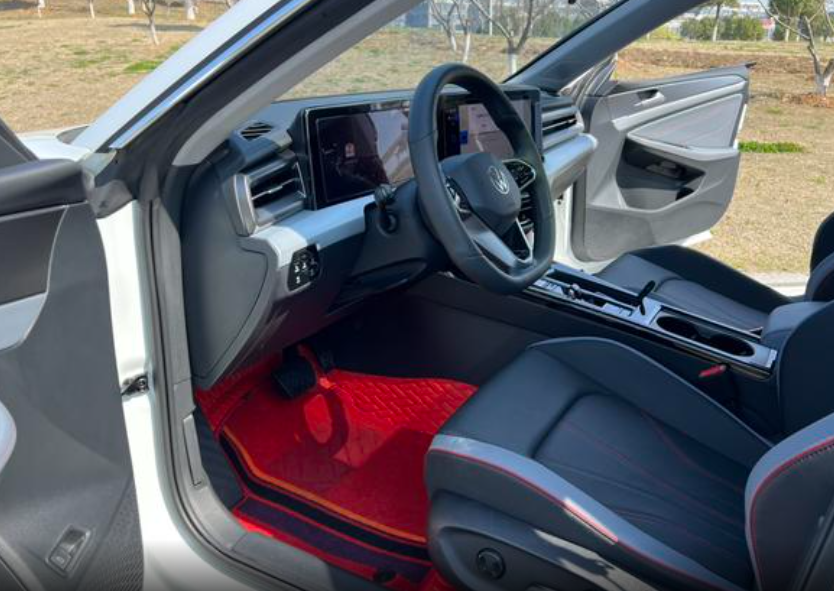 Volkswagen Lavida, 2023 год, 2 380 000 рублей, 9 фотография