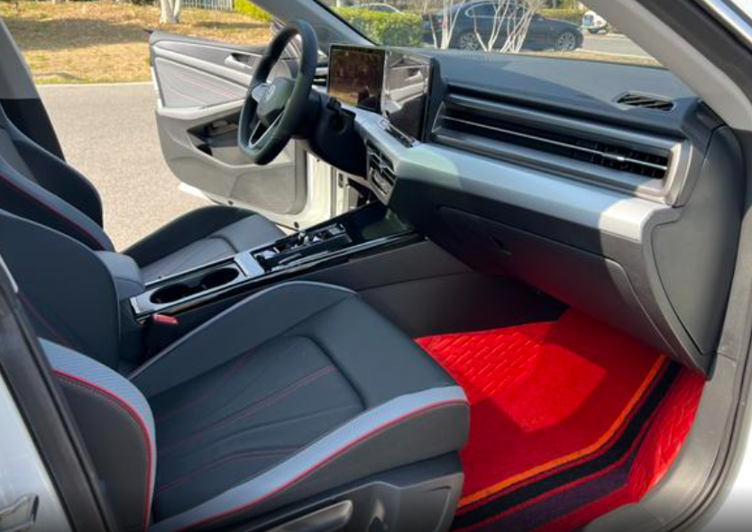 Volkswagen Lavida, 2023 год, 2 380 000 рублей, 12 фотография