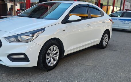 Hyundai Solaris II рестайлинг, 2019 год, 1 030 000 рублей, 1 фотография