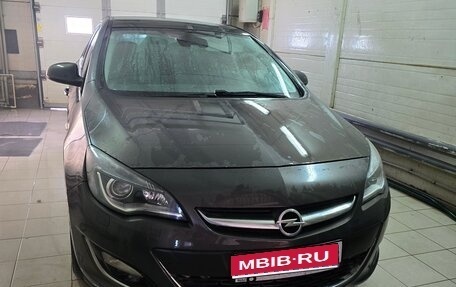 Opel Astra J, 2012 год, 630 000 рублей, 1 фотография