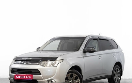 Mitsubishi Outlander III рестайлинг 3, 2014 год, 1 599 000 рублей, 4 фотография
