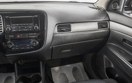 Mitsubishi Outlander III рестайлинг 3, 2014 год, 1 599 000 рублей, 20 фотография