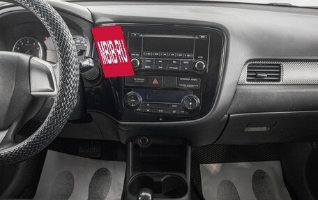 Mitsubishi Outlander III рестайлинг 3, 2014 год, 1 599 000 рублей, 16 фотография