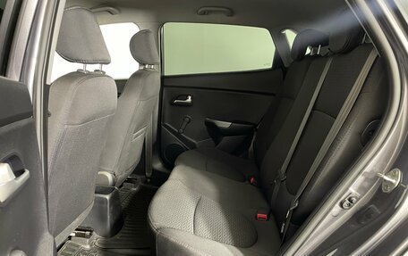 KIA Rio III рестайлинг, 2015 год, 1 044 000 рублей, 23 фотография