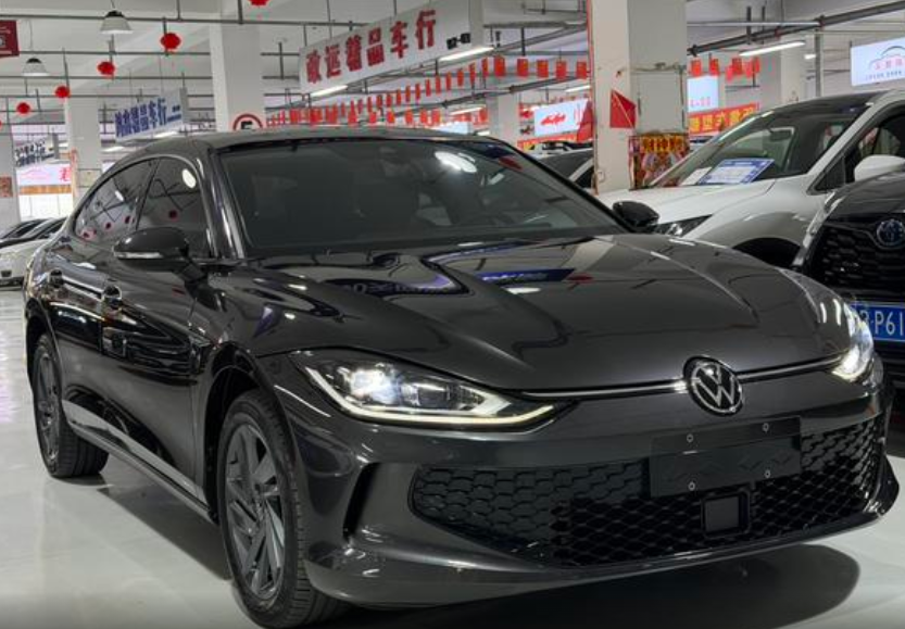Volkswagen Lavida, 2023 год, 2 090 000 рублей, 3 фотография