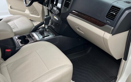 Mitsubishi Pajero IV, 2019 год, 4 900 000 рублей, 15 фотография