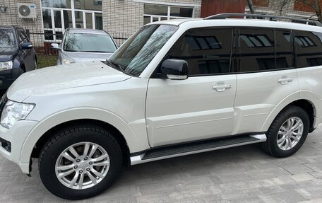 Mitsubishi Pajero IV, 2019 год, 4 900 000 рублей, 8 фотография