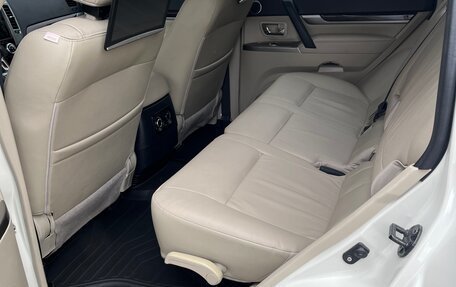 Mitsubishi Pajero IV, 2019 год, 4 900 000 рублей, 19 фотография