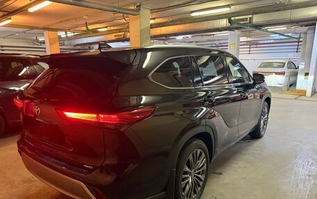 Toyota Highlander, 2025 год, 6 000 000 рублей, 3 фотография