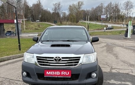 Toyota Hilux VII, 2013 год, 2 300 000 рублей, 1 фотография
