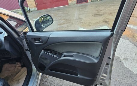 Mitsubishi Colt VI рестайлинг, 2003 год, 370 000 рублей, 10 фотография