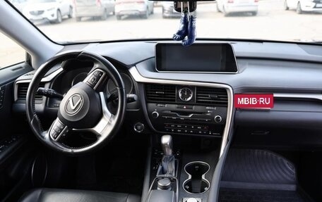 Lexus RX IV рестайлинг, 2018 год, 4 500 000 рублей, 7 фотография