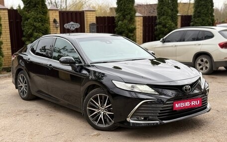 Toyota Camry, 2021 год, 3 250 000 рублей, 3 фотография