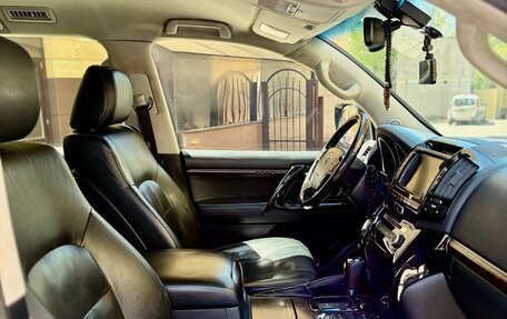 Toyota Land Cruiser 200, 2012 год, 3 900 000 рублей, 5 фотография