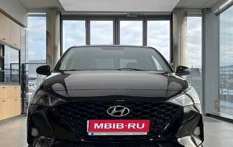 Hyundai Solaris II рестайлинг, 2021 год, 1 580 000 рублей, 2 фотография