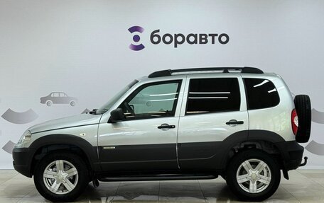 Chevrolet Niva I рестайлинг, 2018 год, 819 000 рублей, 5 фотография