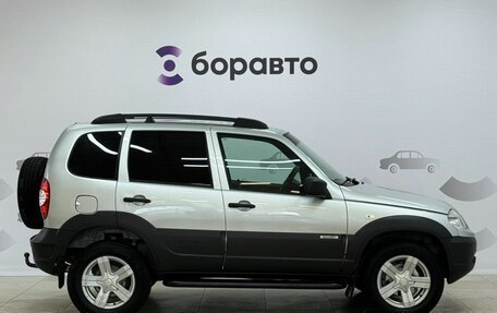 Chevrolet Niva I рестайлинг, 2018 год, 819 000 рублей, 6 фотография