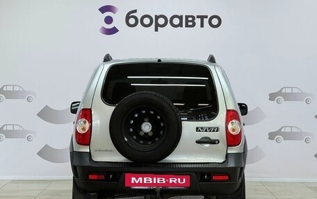 Chevrolet Niva I рестайлинг, 2018 год, 819 000 рублей, 4 фотография