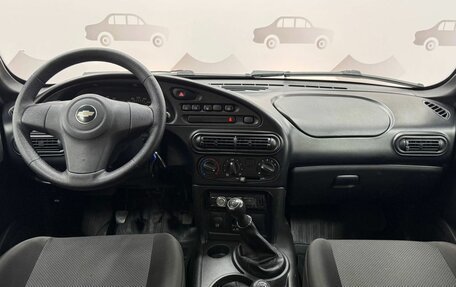 Chevrolet Niva I рестайлинг, 2018 год, 819 000 рублей, 11 фотография