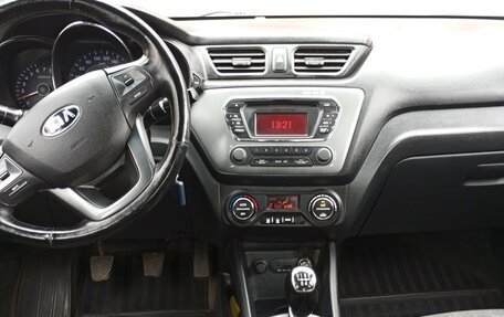 KIA Rio III рестайлинг, 2013 год, 820 000 рублей, 9 фотография