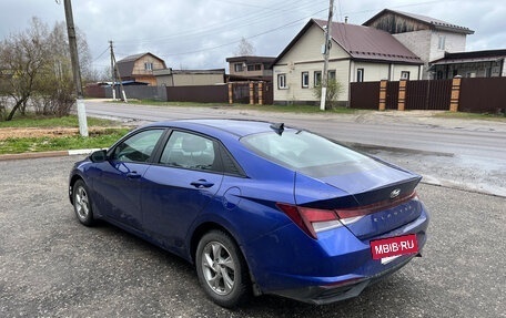 Hyundai Elantra, 2022 год, 1 800 000 рублей, 4 фотография
