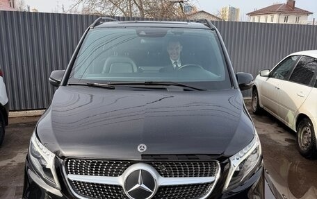 Mercedes-Benz V-Класс, 2019 год, 5 300 000 рублей, 1 фотография