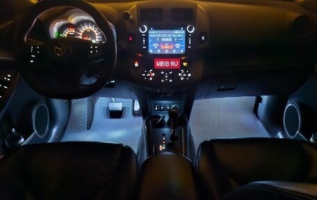 Toyota RAV4, 2012 год, 2 070 000 рублей, 24 фотография