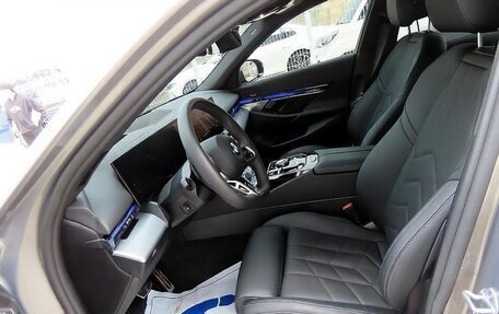 BMW 5 серия, 2025 год, 8 фотография