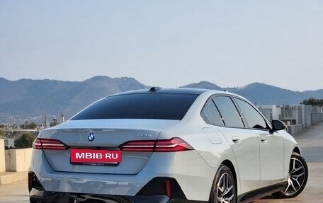 BMW 5 серия, 2025 год, 3 фотография