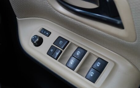 Toyota Noah III, 2014 год, 1 760 000 рублей, 23 фотография