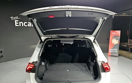 Volkswagen Tiguan II, 2023 год, 3 611 000 рублей, 5 фотография