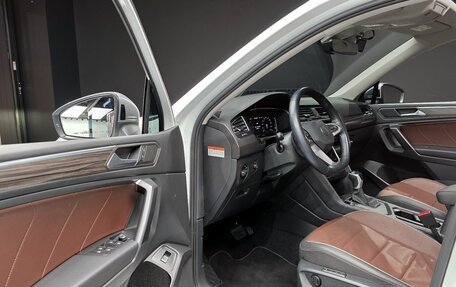 Volkswagen Tiguan II, 2023 год, 3 611 000 рублей, 10 фотография