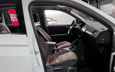 Volkswagen Tiguan II, 2023 год, 3 611 000 рублей, 12 фотография